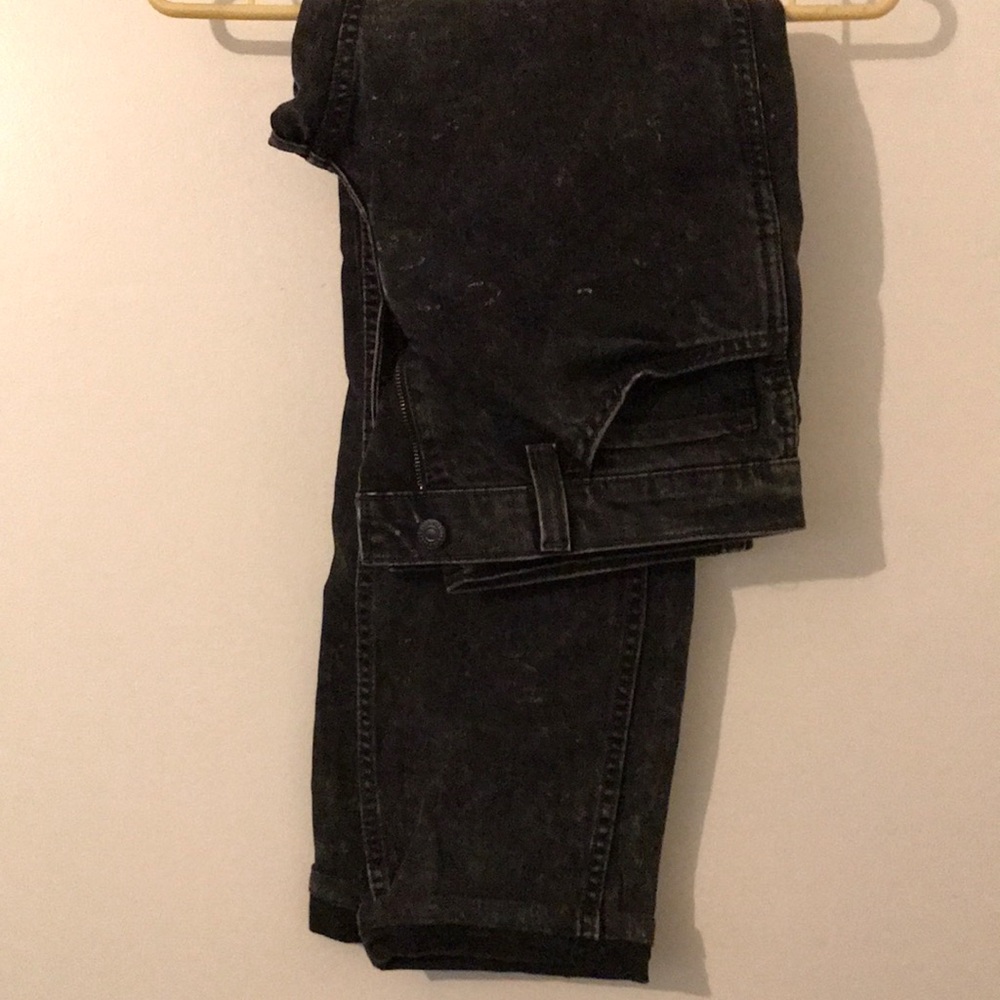 Acid washed black Levi’s/ 30L, 30W